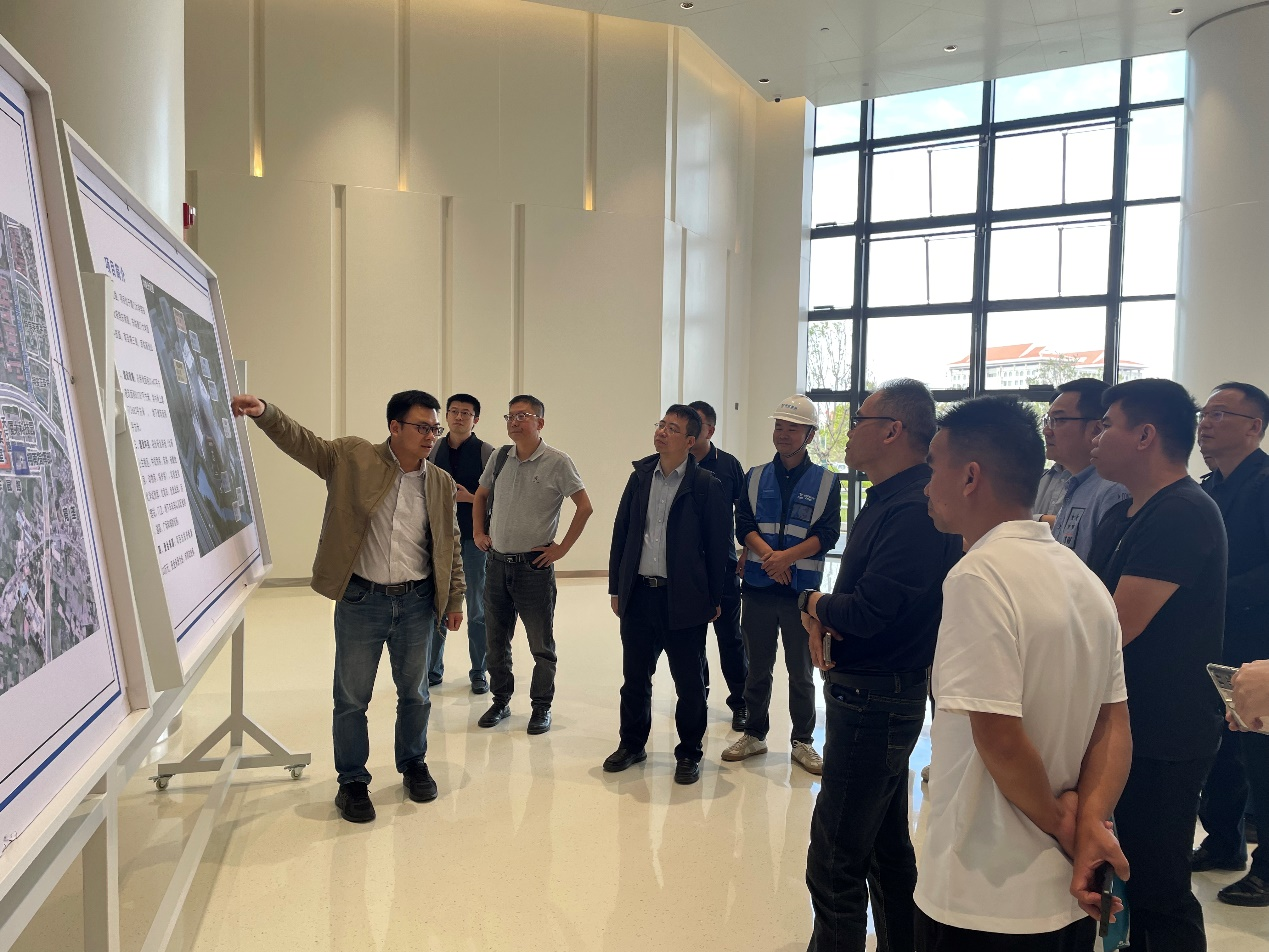 醫(yī)藥行業(yè)同仁赴我司生物制品科學與技術(shù)福建省創(chuàng)新實驗室項目參觀